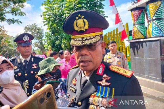 Kasus Pembakaran Kantor Distrik dan Sekolah di Fakfak, Irjen Daniel Berjanji segera Tangkap Pelaku - JPNN.COM