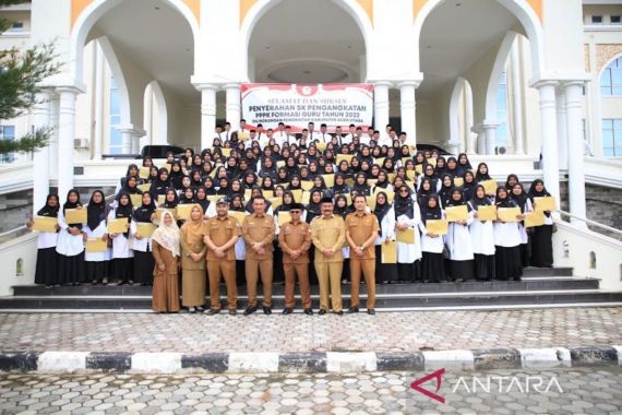277 Guru di Aceh Utara Terima SK PPPK, Mahyuzar: Beri Pelayanan Terbaik kepada Masyarakat - JPNN.COM