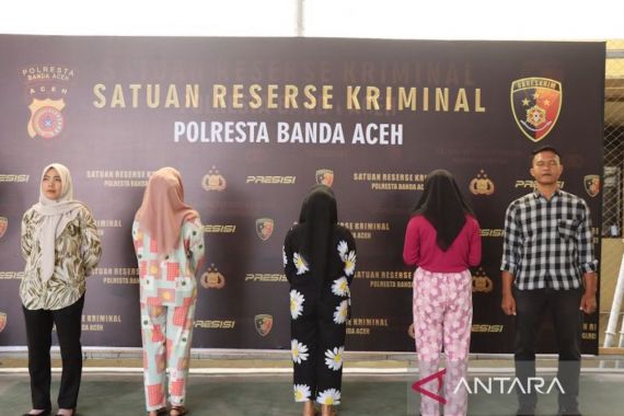 Prostitusi Bertarif Jutaan Rupiah di Banda Aceh Dibongkar, 1 Muncikari & 2 PSK Ditangkap - JPNN.COM