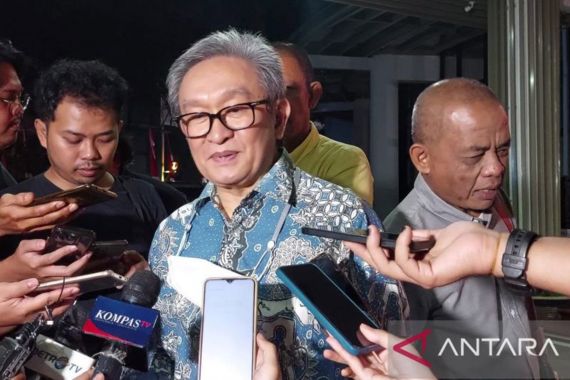 Maqdir Ismail Sebut Nama Pemilik Uang Rp 27 Miliar terkait Korupsi BTS Kominfo - JPNN.COM