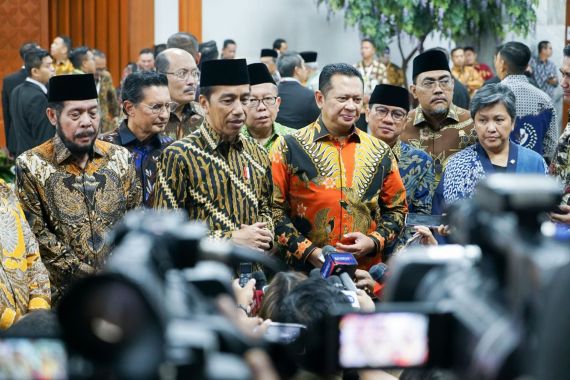 Ketua MPR Apresiasi Komitmen Presiden Jokowi Subsidi Kendaraan Listrik di Indonesia - JPNN.COM