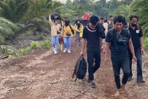 Tim Gabungan Gagalkan Keberangkatan 31 Calon PMI Ilegal di Riau - JPNN.COM