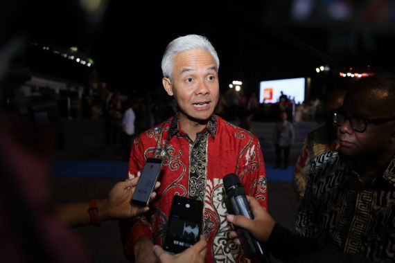Pesan Ganjar untuk Nana Sudjana yang Ditunjuk Jokowi jadi Pj Gubernur Jateng - JPNN.COM