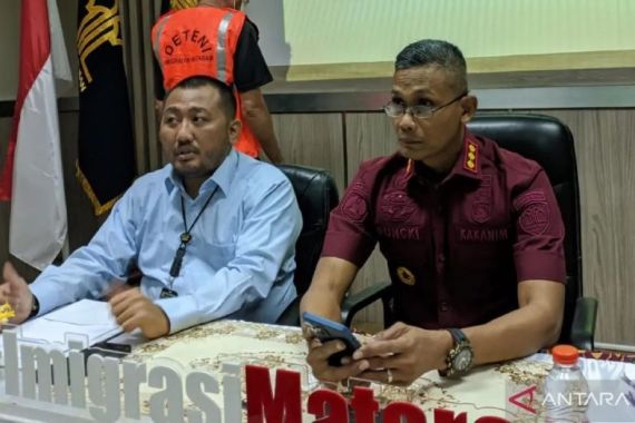 Dideportasi & Masuk Daftar Penangkalan Imigrasi, Bule Prancis Pertanyakan Dasar Hukum - JPNN.COM