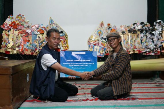 Desa Sukorejo Dapat Bantuan Wayang & Congyang dari Indra Karya, Senang Sekali  - JPNN.COM