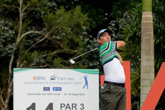 Dua Pegolf Thailand Mendominasi Hari Pertama Turnamen BNI Ciputra Golfpreneur 2023 - JPNN.COM