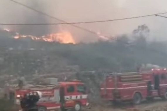Kebakaran di TPA Sarimukti Bandung Meluas, Pemerintah Tetapkan Darurat Bencana - JPNN.COM