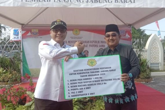 Wamentan Dorong Petani-Pengusaha Perkuat Kolaborasi Hilirisasi dan Inovasi Kelapa Dalam - JPNN.COM