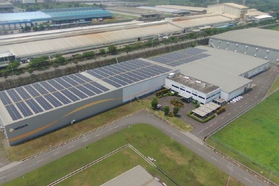 Tekan Emisi Karbon, Uni-Charm Indonesia Operasikan PLTS pada 2 Pabrik di Mojokerto - JPNN.COM