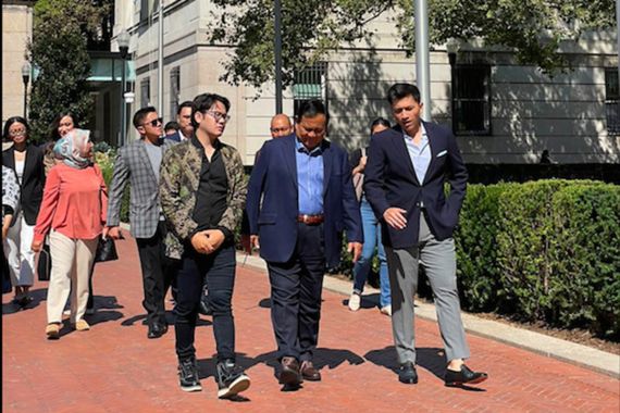 Prabowo Menyapa Mahasiswa Indonesia di Kampus Columbia University - JPNN.COM