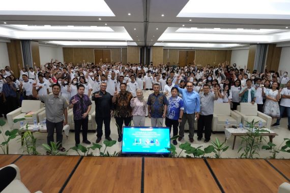 Kominfo Kembali Beri Literasi Digital ke Ratusan Peserta dari Berbagai Paroki di Banjarmasin - JPNN.COM