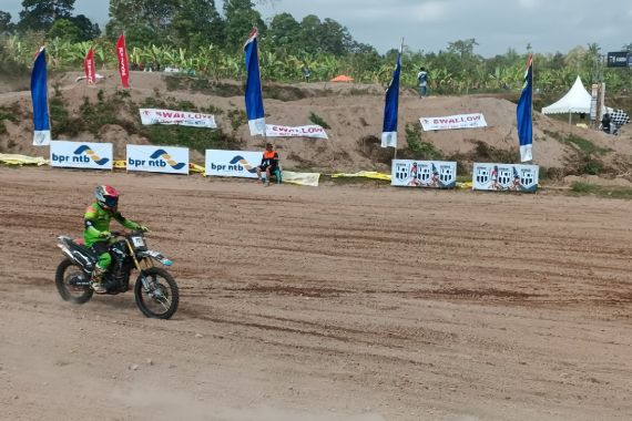 130 Pembalap Ikuti Kejurnas Grasstrack GTX Region 3 Bali Nusra di Lombok Tengah - JPNN.COM