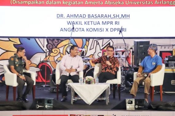 Ahmad Basarah: Bung Karno Tak Wariskan Militer Kuat untuk Persatukan Indonesia, Tetapi - JPNN.COM