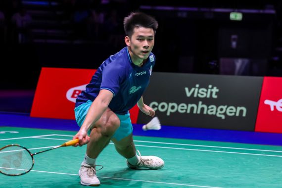 Ada Darah & Kartu Kuning, Vitidsarn jadi Juara Dunia BWF 2023 - JPNN.COM