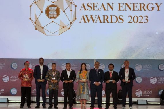 PTPN Group Raih Penghargaan Asean Energy Awards 2023 - JPNN.COM