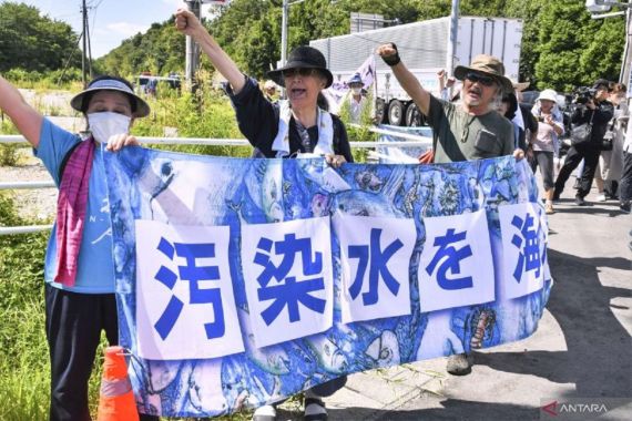 Gegara Fukushima, Warga China Beramai-ramai Menghukum Jepang - JPNN.COM