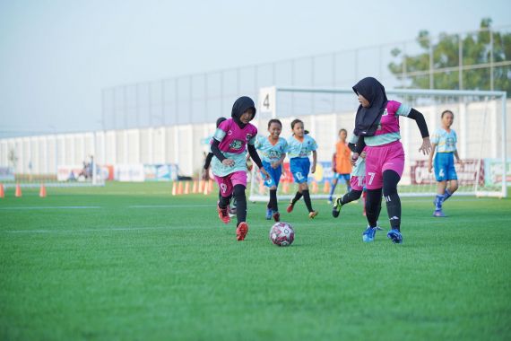 175 Tim Siswi MI dan SD Ikuti MilkLife Soccer Challenge 2023 - JPNN.COM