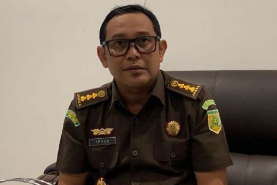 Berkas Perkara Bu Jaksa Penerima Suap Kasus Narkoba Dilimpahkan ke Kejati Riau - JPNN.COM