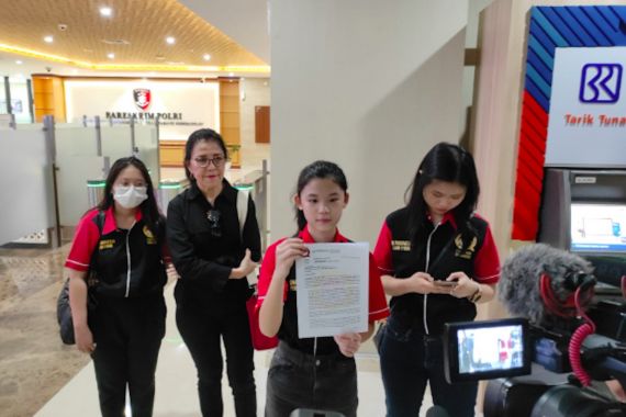 Siswi SMA Surati Kapolri untuk Perjuangkan Keadilan Bagi Ayahnya - JPNN.COM