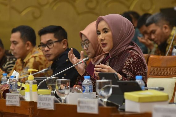 Nicke Widyawati Pastikan Kesiapan Pertamina Jaga Pasokan BBM dan LPG Menjelang Nataru - JPNN.COM