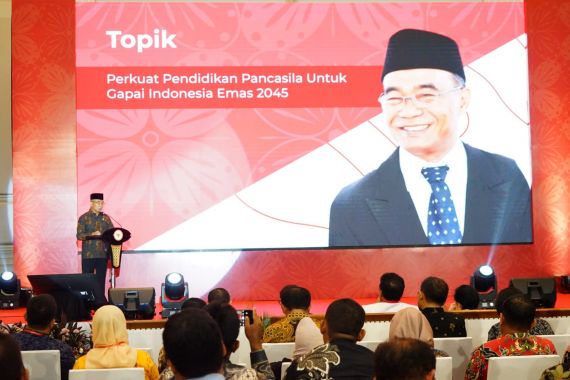 Menko PMK: Pendidikan Pancasila Mendarahdagingkan Ideologi Negara pada Peserta Didik - JPNN.COM