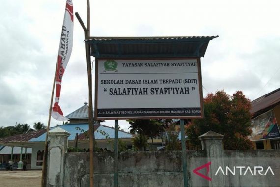 Cabuli Sejumlah Santriwati, Pimpinan Ponpes di Sorong Ditangkap Polisi - JPNN.COM