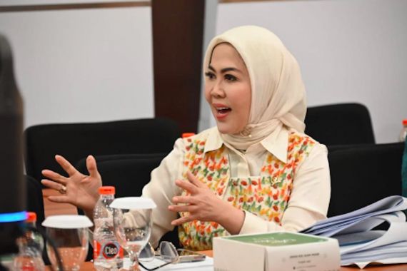 Intan Fauzi Raih Penghargaan Sebagai Legislator Propemberdayaan Perempuan - JPNN.COM