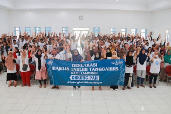 Majelis Taklim Tanggamus Mendeklarasikan Dukungan untuk PAN di Pemilu 2024 - JPNN.COM