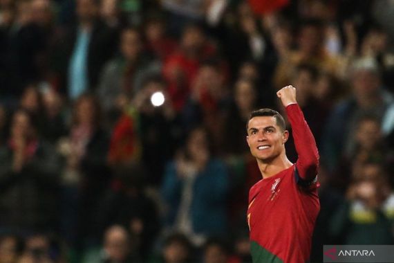 Kualifikasi Piala Eropa 2024, Cristiano Ronaldo Masuk Skuad Timnas Portugal - JPNN.COM