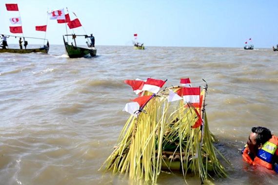 Larung Sukerto, Ikhtiar Nelayan demi Ganjar Pranowo sekaligus Membuang Sial - JPNN.COM