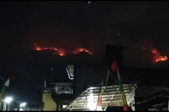 Begini Kondisi 69 Pendaki Gunung Sumbing Saat Terjadi Kebakaran Hutan - JPNN.COM