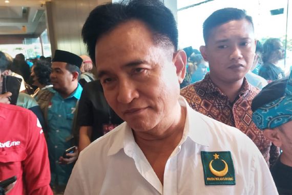Yusril Siap Jadi Perisai Hukum Jokowi - JPNN.COM
