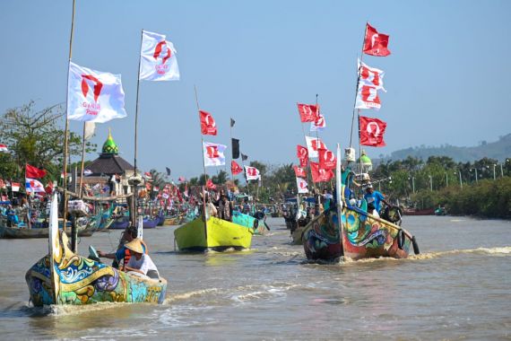 Ratusan Nelayan Tradisional Pati Ungkap Perhatian Ganjar Selama Pimpin Jateng - JPNN.COM