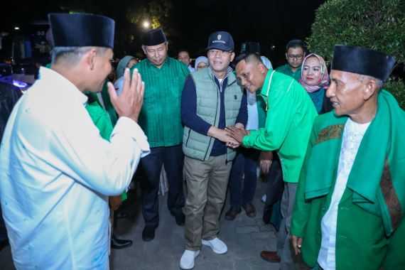Mardiono Bakar Semangat Kader PPP yang Ada di Kepulauan Riau - JPNN.COM