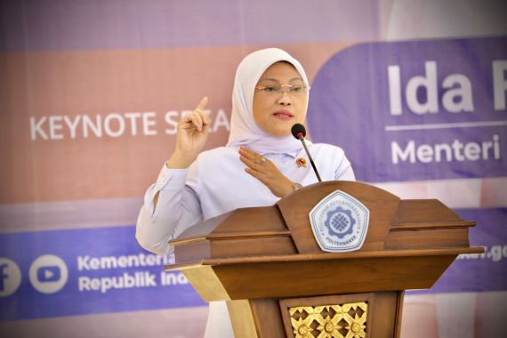Menaker Ida Berharap Lulusan Polteknaker tak Menambah Jumlah Pengangguran di Indonesia - JPNN.COM