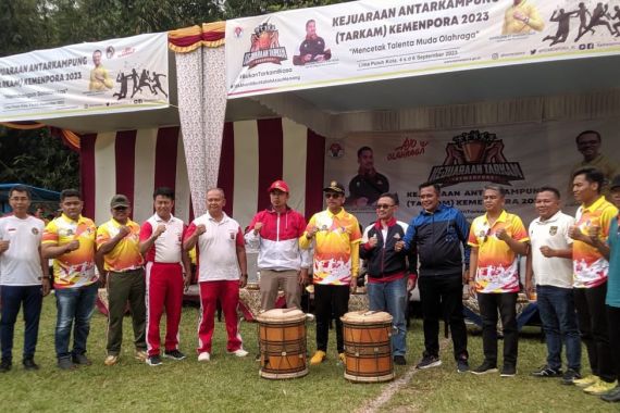 Bupati 50 Kota Apresiasi Kejuaraan Tarkam Kemenpora - JPNN.COM