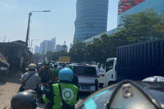Warga Jakarta Keluhkan Penutupan Sejumlah Ruas Jalan untuk Penyelenggaraan KTT ASEAN - JPNN.COM