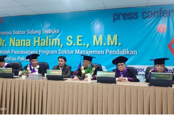 Nana Halim Jadi Doktor Manajemen Pendidikan ke-230 di Universitas Pakuan - JPNN.COM