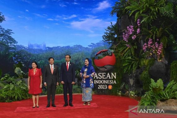 KTT ASEAN: 'Hutan Hujan Tropis' Sambut Kedatangan Para Pemimpin - JPNN.COM