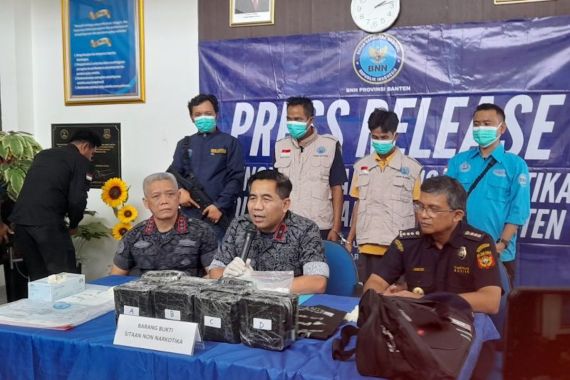 BNN Bongkar Gudang Sabu-Sabu di Tangerang, Barbuknya Bukan Main - JPNN.COM