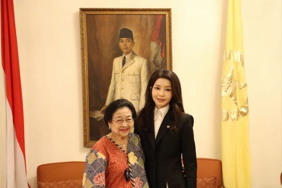 Saat Bu Mega Sambut Ibu Negara Korsel di Istana Batutulis Bogor - JPNN.COM