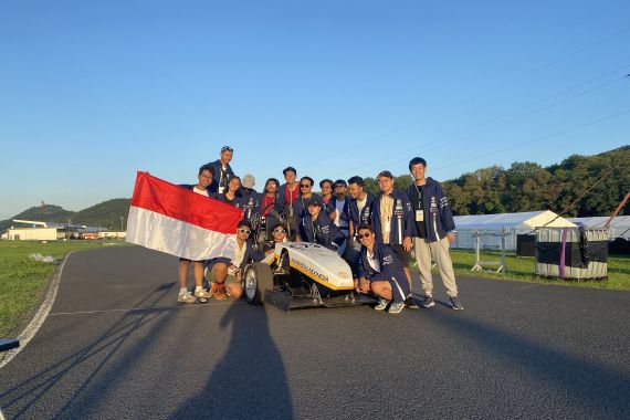UI Racing Team Mengukir Prestasi di Ajang Internasional dengan Mobil Formula UIRT01 - JPNN.COM