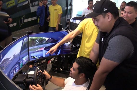 Buka SIM Racing Championship 2023, Menpora Dito Dorong Transformasi LPDUK - JPNN.COM
