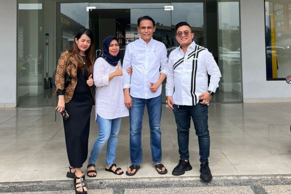 Bebas dari Sel Polda Riau, Eks Kapala Puskesmas Sibiruang Minta Hak Kedinasan Dikembalikan - JPNN.COM