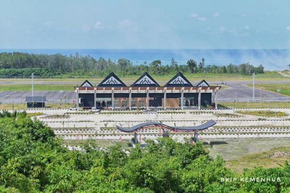 Asparnas: Bandara Anyar Mentawai Diharapkan Genjot Pariwisata - JPNN.COM