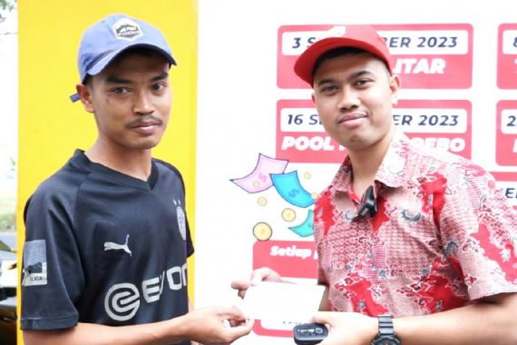 Ultah Si Kilat, HJeX Tebar Uang Kaget Bagi Pelanggan - JPNN.COM