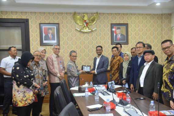 LPN Malaysia Jajaki Pengembangan Hilirisasi Nanas di Prabumulih, Sekda Sumsel Merespons Begini - JPNN.COM