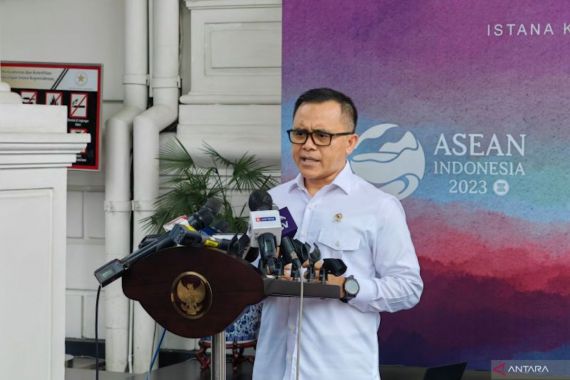 Menteri Anas Tegaskan tidak Ada Penghapusan Tenaga Honorer - JPNN.COM