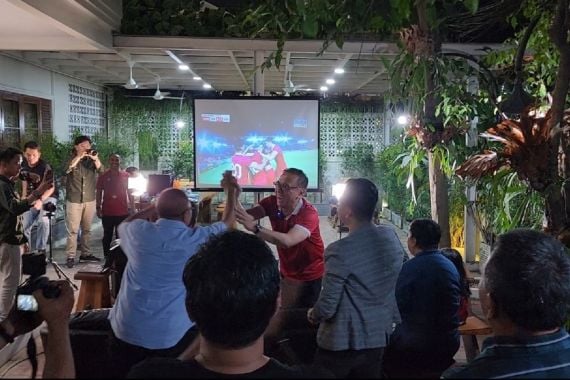 Cinta Timnas, Iwan Bule Gelar Nobar Indonesia U-23 vs Turkmenistan - JPNN.COM