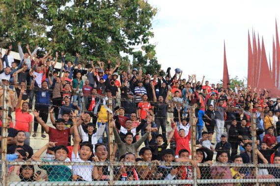 Erick Thohir buat Terobosan untuk Liga 2, Suporter Semen Padang Beri Apresiasi - JPNN.COM